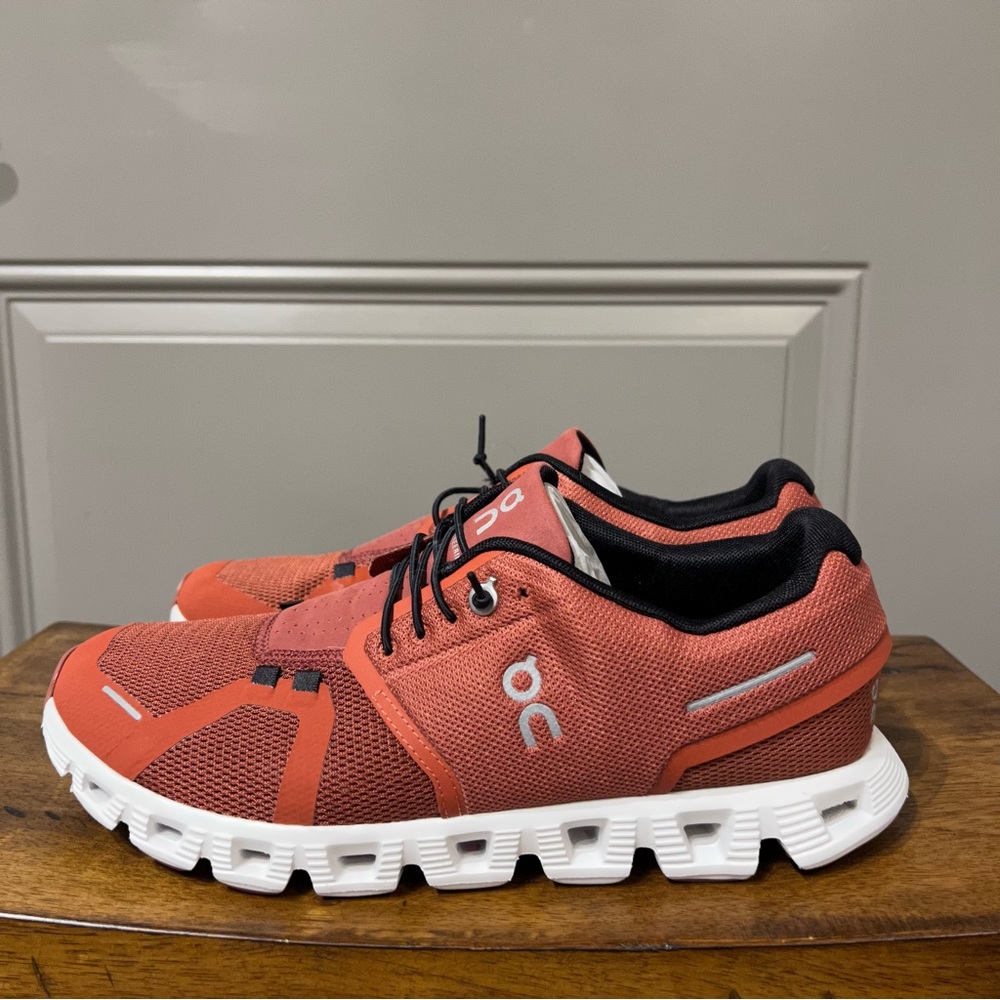 On Cloud 5- Women’s Size 9